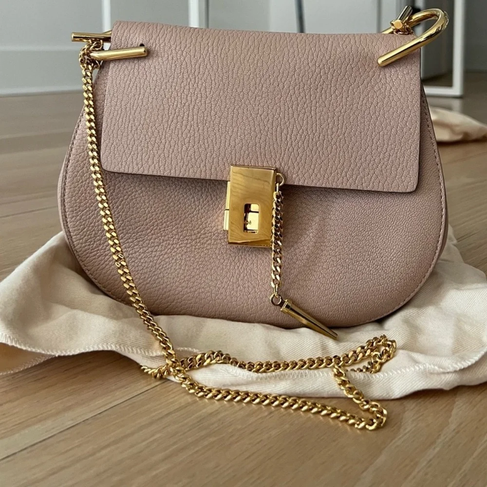 LACATTURA Lige Taupe Leather Crossbody - Picture 8 of 9